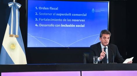 Sergio Massa en su primera conferencia de prensa como ministro de Economía.