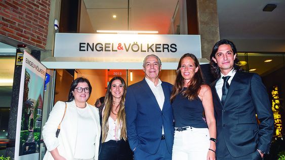 De Engel & Völkers: Marcela Zavalla, Belén Bogadjian, Juan Palacios, Sandra Sofio y Julián Santana De Engel & Völkers: Marcela Zavalla, Belén Bogadjian, Juan Palacios, Sandra Sofio y Julián Santana