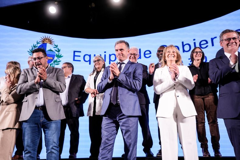 El presidente electo en la presentación de su gabinete ministerial