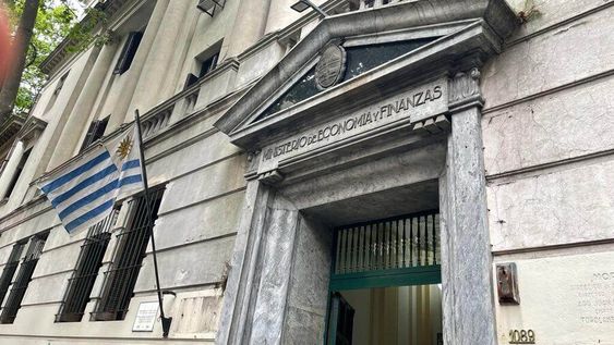 Fachada del Ministerio de Economía. Foto: Búsqueda