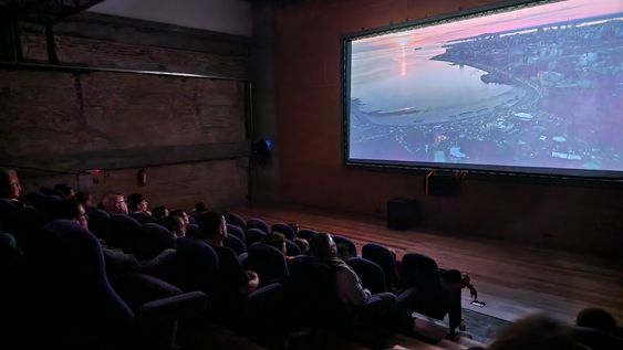 Exhibición en el Cine Paz y Unión Exhibición en el Cine Paz y Unión