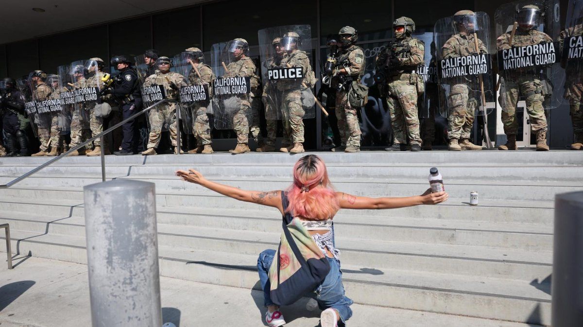 Protestas en Los Ángeles: Donald Trump despliega 700 marines y 2000  reservistas adicionales en Los Ángeles tras tres días de disturbios