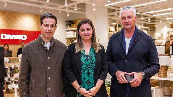 Gerente comercial de Divino Federico Durán, gerenta de Marketing de Divino Victoria Dutra y José Ignacio Morales, gerente general de Punta Carretas Shopping