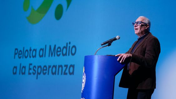 Ministro del Interior, Carlos Negro, durante el acto de conmemoración de los 15 años de Pelota al Medio a la Esperanza.
