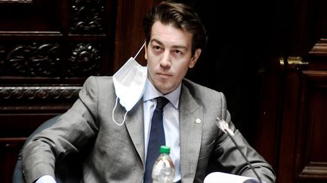 Juan Sartori durante una sesión del Senado. Foto: Javier Calvelo / adhocFOTOS