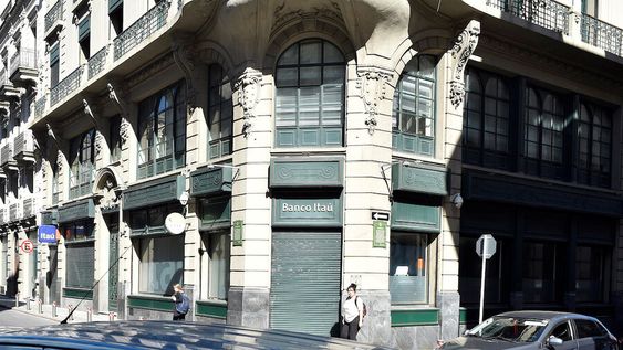 Banco Itaú. Foto: Ricardo Antúnez / adhocFOTOS