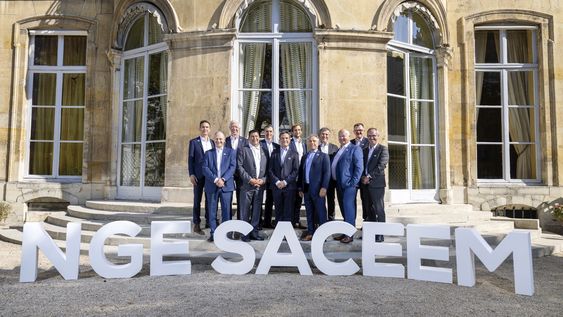Ejecutivos de NGE y Saceem, reunidos hoy en el Maison de I´Amérique Latine de París. Ejecutivos de NGE y Saceem, reunidos hoy en el Maison de I´Amérique Latine de París.