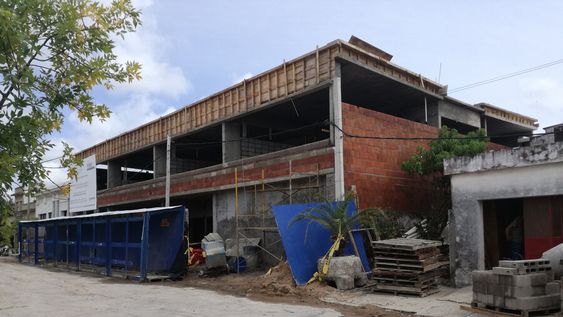 imagen de A tres años del tornado, Dolores luce un liceo remodelado, mientras cientos de alumnos esperan otro centro en aulas prefabricadas imagen de A tres años del tornado, Dolores luce un liceo remodelado, mientras cientos de alumnos esperan otro centro en aulas prefabricadas