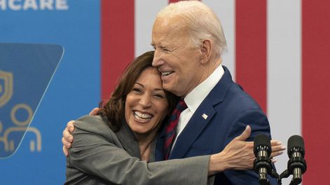 Kamala Harris y Joe Biden en un evento de la campaña presidencial