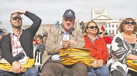 imagen de El PIT-CNT se sumó al debate de seguridad, adoptó la bandera uruguaya y molestó a parte del gobierno con discursos críticos