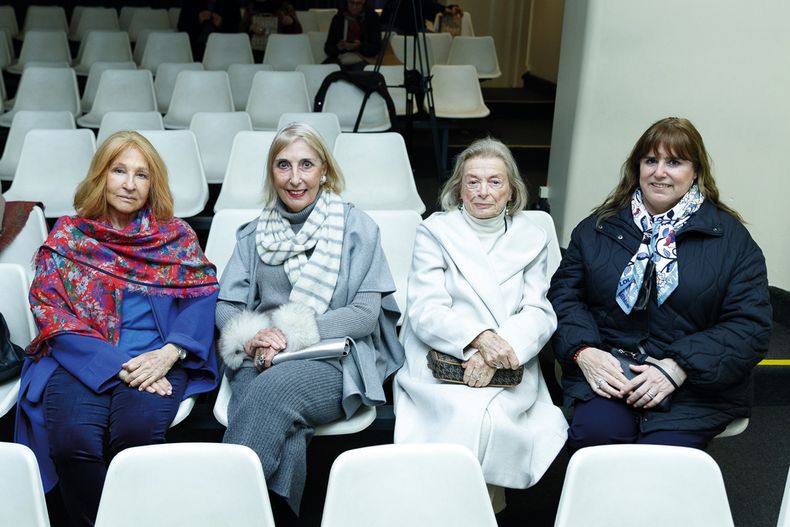 Susana Goldfinger, Mercedes Menafra, Rebeca Riva-Zucchelli y María Ibáñez
