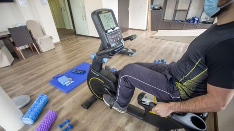 Búsqueda | La disminución de la capacidad respiratoria y la pérdida de fuerza en los miembros inferiores son las afecciones más frecuentes en pacientes ex-Covid