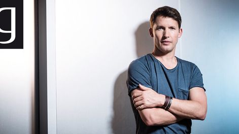 imagen de James Blunt: “Tengo un night club en mi jardín”