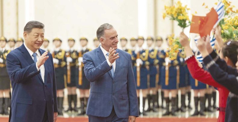 Los presidentes de China y Uruguay, Xi Jinping y Yamandú Orsi, conmemoraron los 38 años del establecimiento de las relaciones diplomáticas entre ambos países.