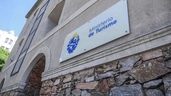 Fachada del Ministerio de Turismo en Montevideo. Foto: Javier Calvelo / adhocFOTOS Fachada del Ministerio de Turismo en Montevideo. Foto: Javier Calvelo / adhocFOTOS
