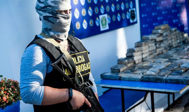 Policía antidrogas de Uruguay. Foto: Javier Calvelo / adhocFOTOS