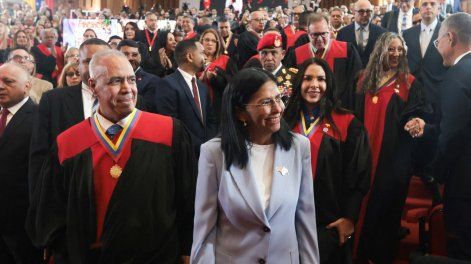 La presidenta interina Delcy Rodríguez tomó medidas rápidas para reformar la sociedad venezolana, en consonancia con los deseos de Estados Unidos.