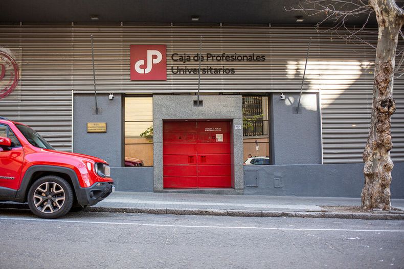 Fachada de la Caja de Profesionales