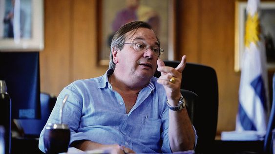 José Luis Falero, ministro de Transporte y Obras Públicas, durante la entrevista con Búsqueda Fotos: Javier Calvelo / adhocFOTOS José Luis Falero, ministro de Transporte y Obras Públicas, durante la entrevista con Búsqueda Fotos: Javier Calvelo / adhocFOTOS