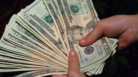 imagen de El dólar continúa estabilizado: “¿Cómo se llama la película?”