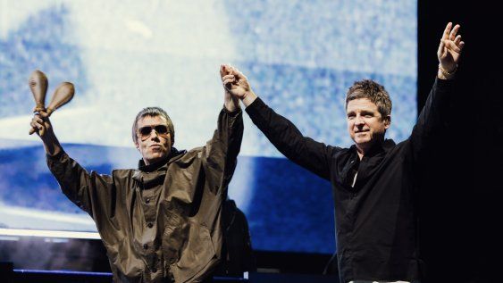 Liam y Noel Gallagher en el inicio de la nueva gira de Oasis.