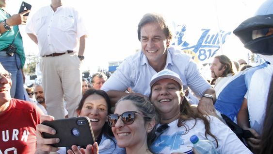 imagen de El peso de las redes sociales aumenta en campaña, pero nadie sabe si llegará al nivel de manipulación de Brasil y Estados Unidos imagen de El peso de las redes sociales aumenta en campaña, pero nadie sabe si llegará al nivel de manipulación de Brasil y Estados Unidos