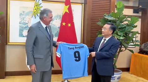 El ministro de Ganadería en su más reciente misión oficial, en China. Foto: MGAP