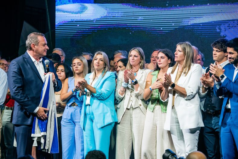 Álvaro Delgado en su discurso luego de conocerse los resultados