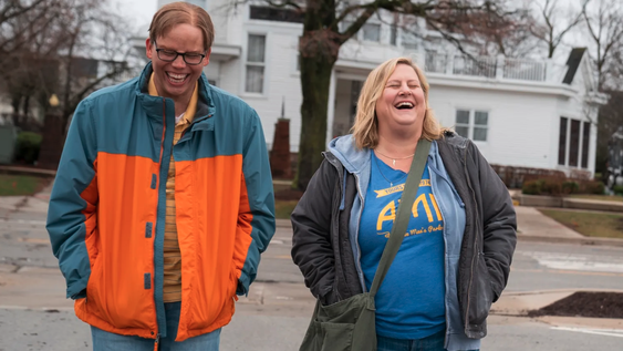 Joel y Sam en Somebody Somewhere Joel y Sam en Somebody Somewhere