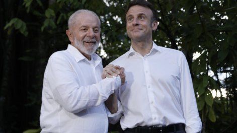 Luiz Inácio Lula da Silva y Emmanuel Macron durante la cumbre de líderes de la COP30, en Belém (Brasil)