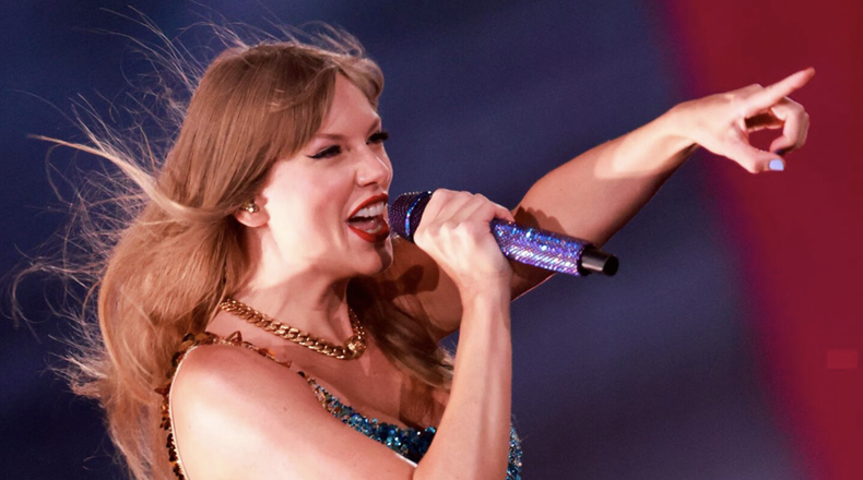 Taylor Swift durante uno de sus conciertos