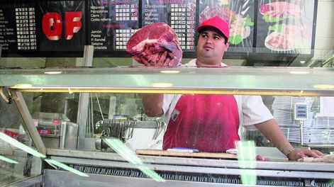 El cambio en el consumo del uruguayo pasa por más pollo y cerdo y menos carne de vaca. Foto: Nicolás Der Agopián / Búsqueda