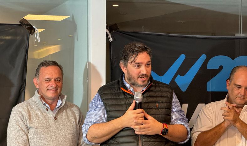 Santiago Caramés junto a Álvaro Delgado en un acto de la Lista 22