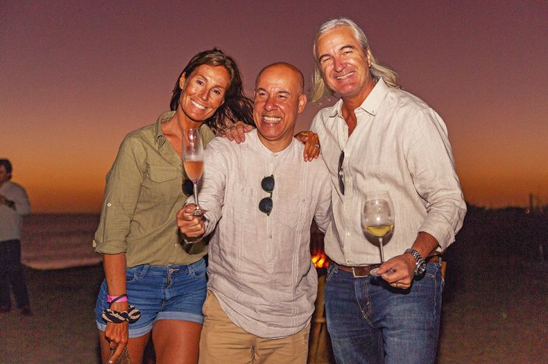 Virginia Vallerino, Mario Leites y Christian Wylie, managing director de Bodega Garzón