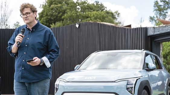 Gerente general de Kia Uruguay Martín Oyarzún. Gerente general de Kia Uruguay Martín Oyarzún.