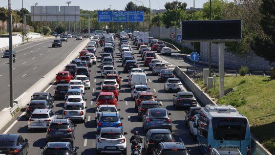Vista del tráfico en la M-30 este lunes, durante el apagón en Madrid. Vista del tráfico en la M-30 este lunes, durante el apagón en Madrid.