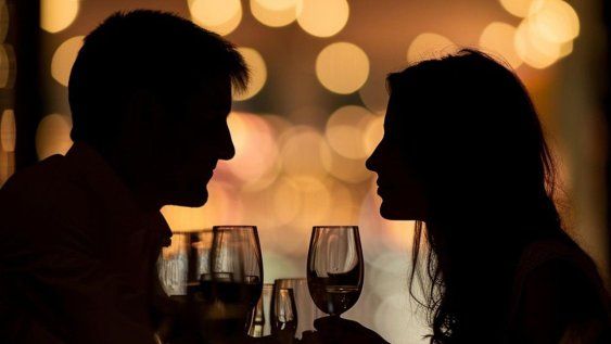 Cansados de tener que descifrar cada like&nbsp;o leer entre líneas, los solteros van por la claridad: verbalizan sus intenciones y dicen qué buscan.
