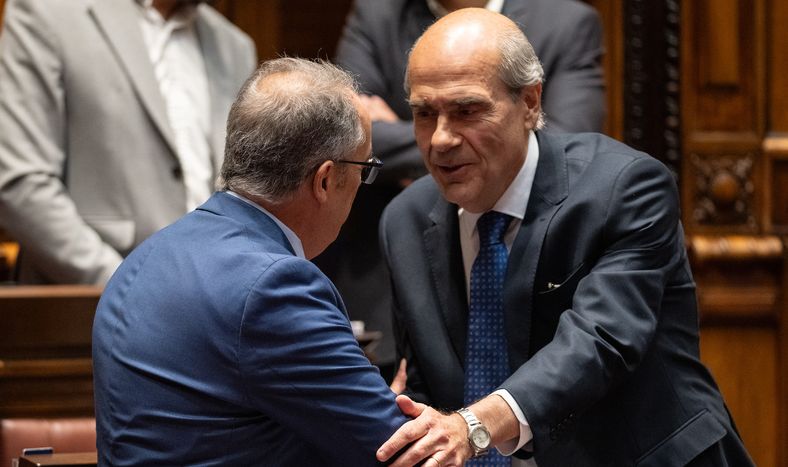 El ministro de Educación y Cultura, José Carlos Mahía, y el diputado blanco Pablo Abdala