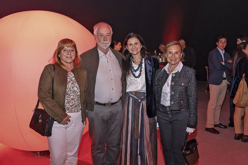 Beatriz Raffo, Luis de Saldamando, Agustina Villa y Teresa Pittaluga.