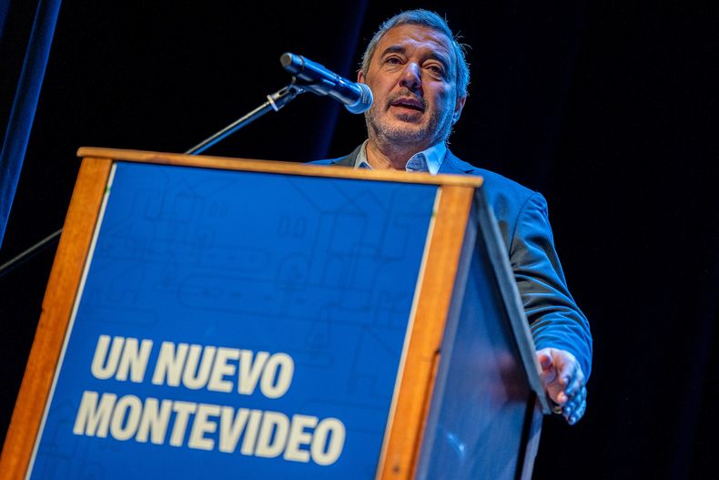 Mario Bergara, durante la presentación de su equipo de gobierno.&nbsp;