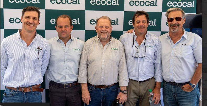 Los integrantes de Fadisol Leonardo Olivera (líder comercial), Juan Foderé y Carlos Foderé (directores), y Juan Pablo Viera (encargado de desarrollo), con el director de Unicampo Uruguay, Esteban Hoffman.&nbsp;