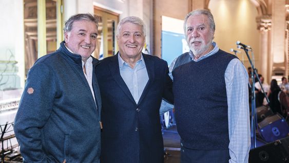 Campeón del Mundialito Jorge Barrios, Sergio Gorzy y capitán de la Copa de Oro de 1980 Rodolfo Rodríguez Campeón del Mundialito Jorge Barrios, Sergio Gorzy y capitán de la Copa de Oro de 1980 Rodolfo Rodríguez