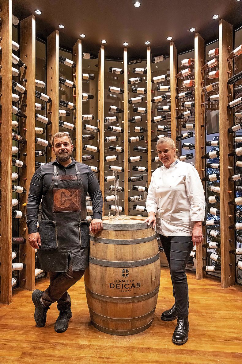 Cristian Hornos con Magali´ O’Neill, chef ejecutiva de Enjoy
