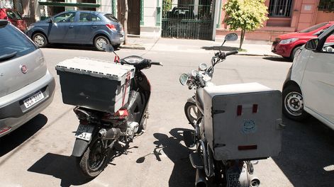 Motos de deliveries. Foto: Ricardo Antúnez / adhocFOTOS