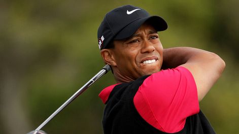 imagen de Tiger Woods, sometido a una operación por un pinzamiento de  columna, no peleará por su quinta chaqueta verde en Augusta