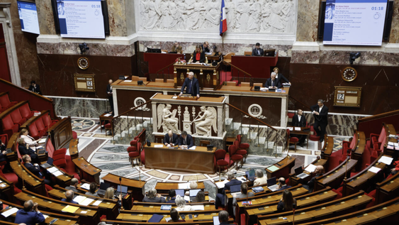 Olivier Falorni (centro), diputado francés del grupo Demócrata y ponente del proyecto de ley sobre muerte asistida y cuidados al final de la vida, interviene durante una sesión sobre cuidados paliativos, de apoyo y al final de la vida en la Asamblea Nacional de París, el 12 de mayo de 2025 Olivier Falorni (centro), diputado francés del grupo Demócrata y ponente del proyecto de ley sobre muerte asistida y cuidados al final de la vida, interviene durante una sesión sobre cuidados paliativos, de apoyo y al final de la vida en la Asamblea Nacional de París, el 12 de mayo de 2025