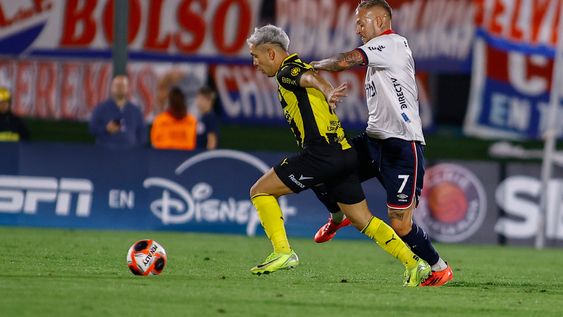Leonardo Fernández y Nicolás López son los dos jugadores mejor pagos del fútbol uruguayo Leonardo Fernández y Nicolás López son los dos jugadores mejor pagos del fútbol uruguayo