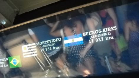 En la cima de la Torre Eiffel, el reflejo rioplatense