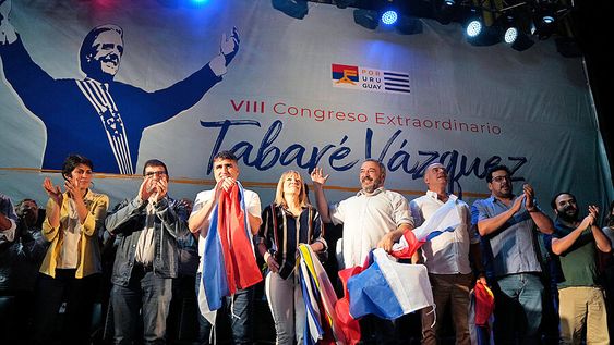 Dirigentes y precandidatos del Frente Amplio, a la salida del Congreso? . Foto: Nicolás Celaya, adhocFOTOS Dirigentes y precandidatos del Frente Amplio, a la salida del Congreso? . Foto: Nicolás Celaya, adhocFOTOS