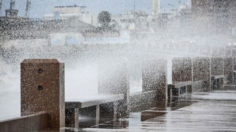 Búsqueda | Por la escasez de recursos humanos, las estaciones con personal trabajan generalmente entre ocho y 12 horas. Foto: Nicolás Garrido / Búsqueda